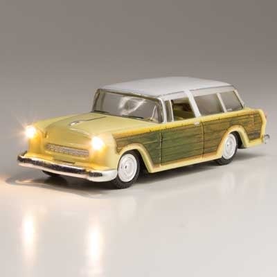 5599 HO Cool Station Wagon Lighted
