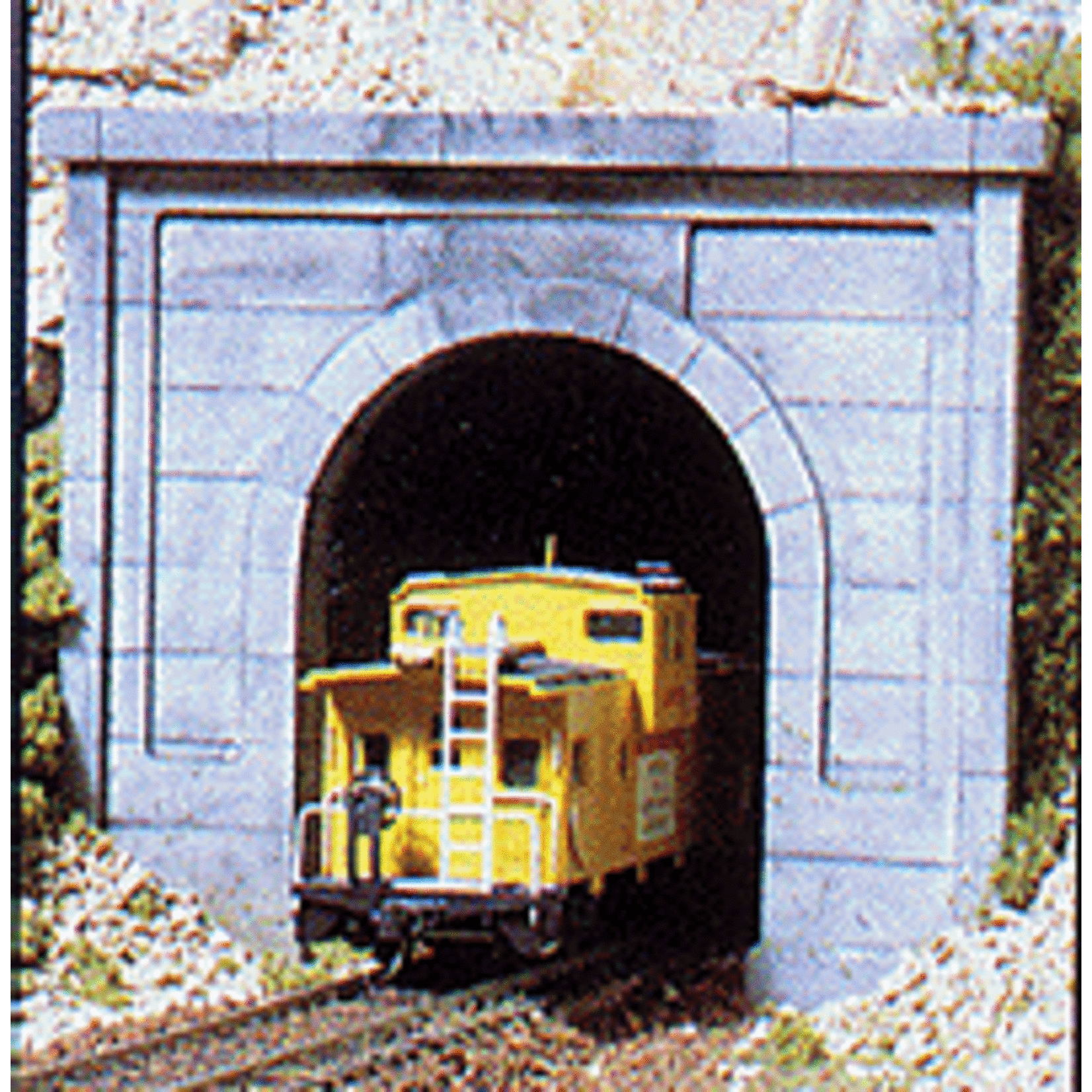 Woodland Scenics 1252 HO Single Tunnel Portal, Concrete