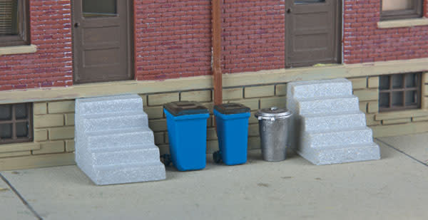 9494127 HO Vintage Garbage Cans & Recycling Bins