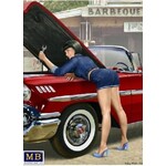 Master Box 24016 1/24 1950-60s Pin-Up Girl wearing Short Shorts Leaning Ove