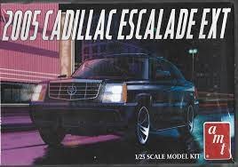 AMT 2005 Cadillac Escalade EXT プラモデル AMT 2005 Cadillac Escalade EXT 1:25 Scale Model Kit | Auto
