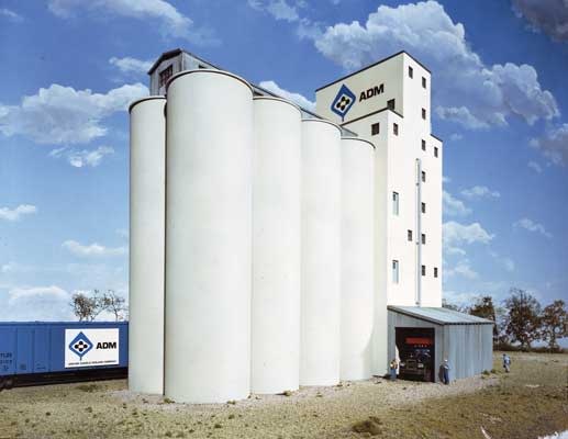 9333023 HO Elevator Add-On Silos Kit
