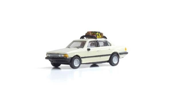 5370 HO Family Vacation Sedan