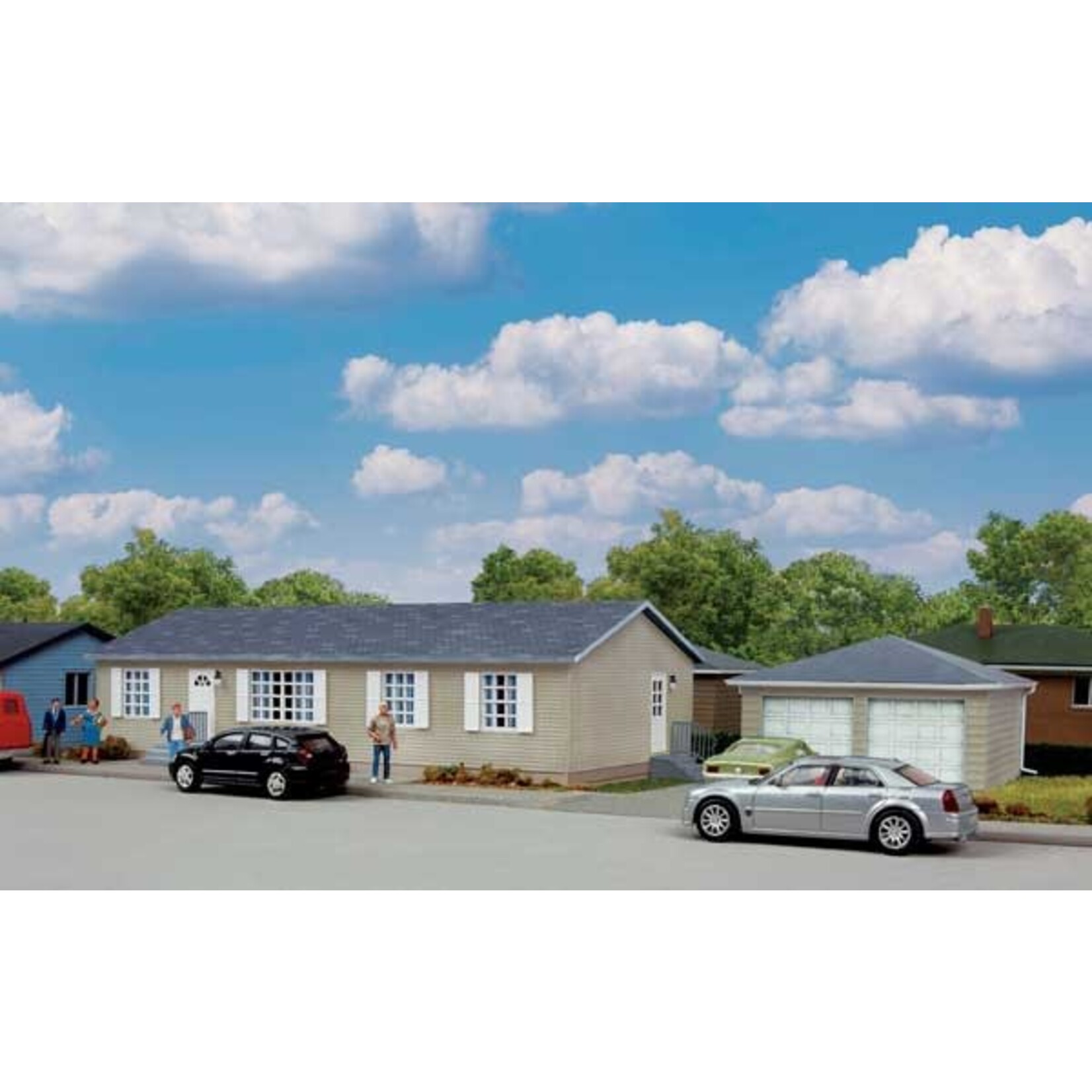 Walthers 9334151 HO Modern Sectional House with Garage