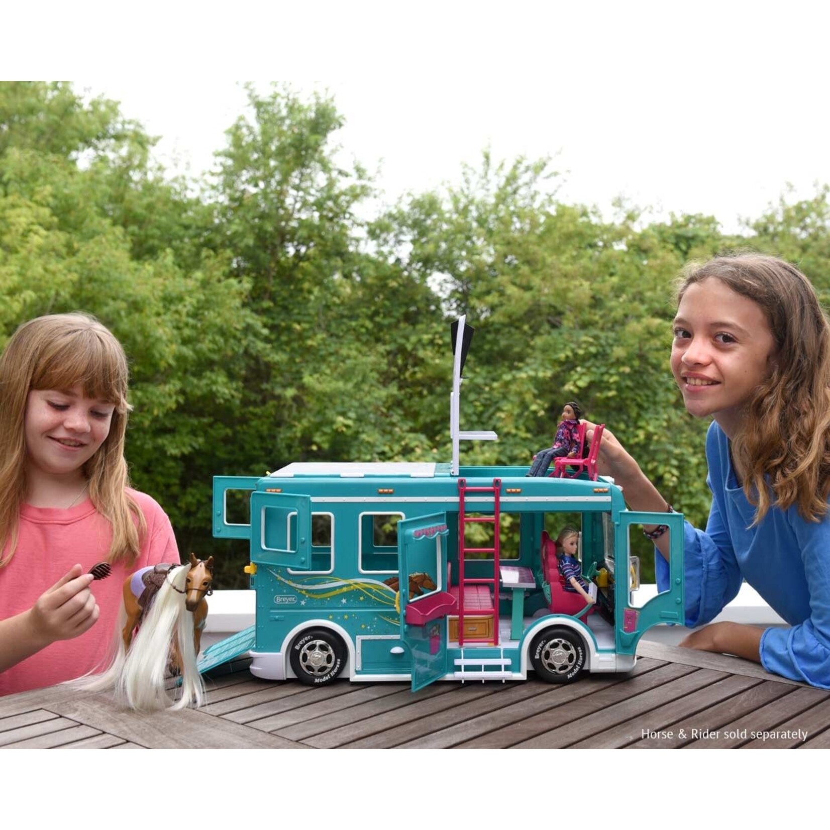 62044 Classics Horse Cruiser 112 Chuck's Trains & Hobby Depot