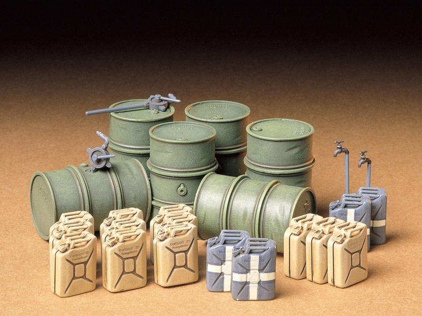 35186 German Fuel Drum Set