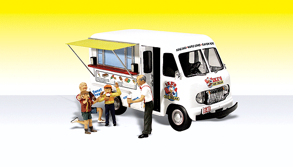 5338 N Ike's Ice Cream Truck AutoScene