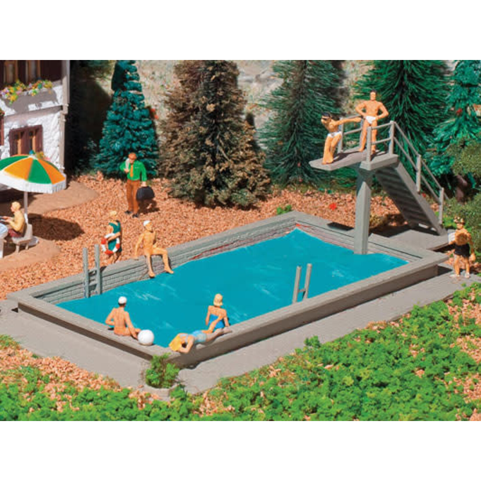 Vollmer 43809 HO Swimming Pool 6-11/16 x 3-1/8 x 1-3/4"