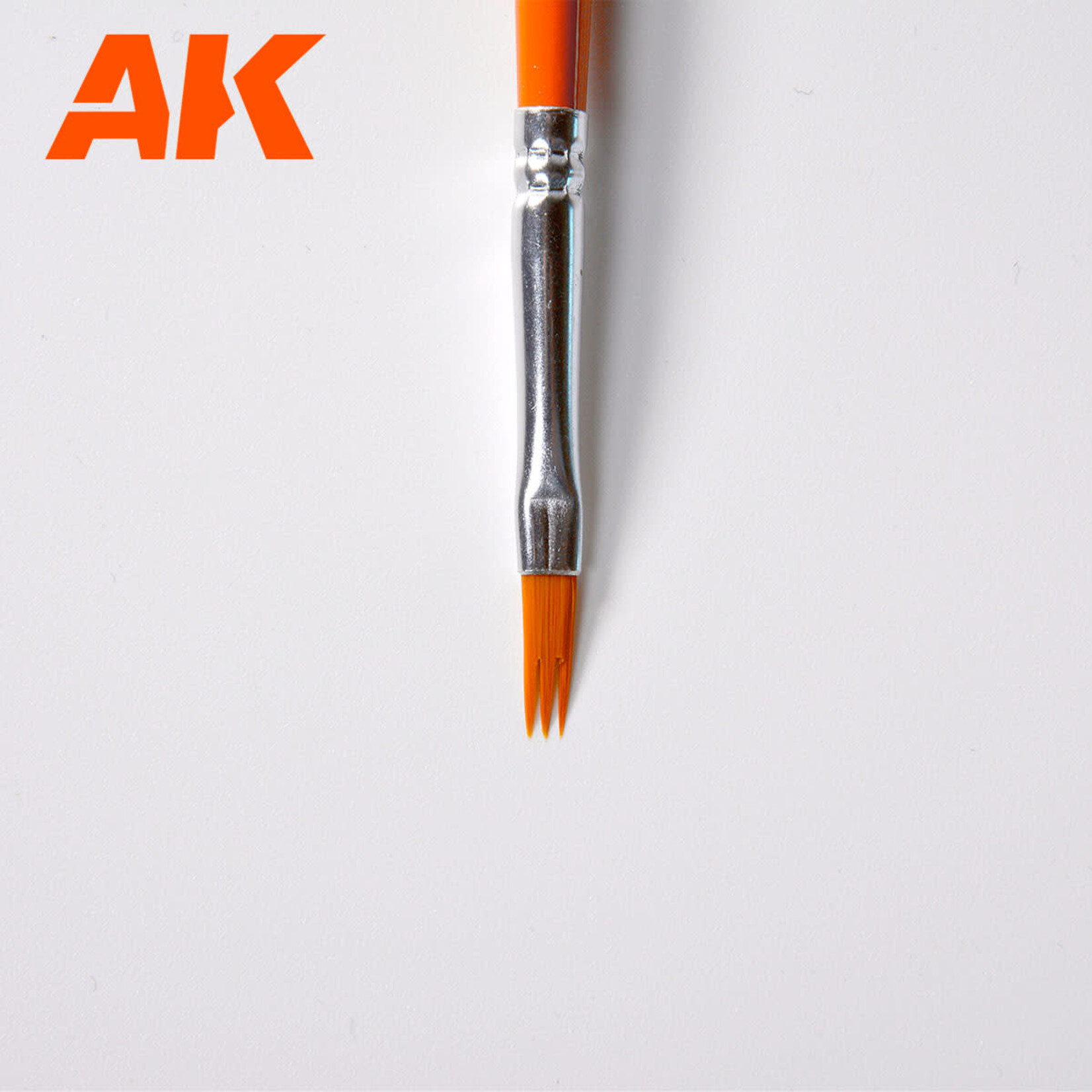 AK Interactive 583 COMB Weathering Brush #1