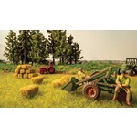 Walthers 9494137 HO Square Hay Bales 36 Piece