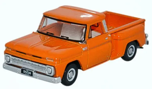 87CP65002 HO Chevrolet Stepside Pickup 1965 - Orange