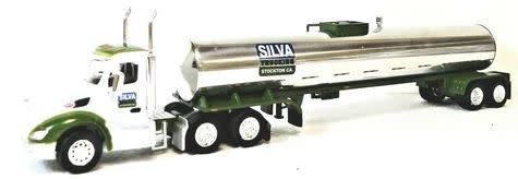 065 HO Peter 579 w/Food Tanker