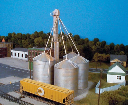 407 HO Grain Elevator 90' w/ Ladder