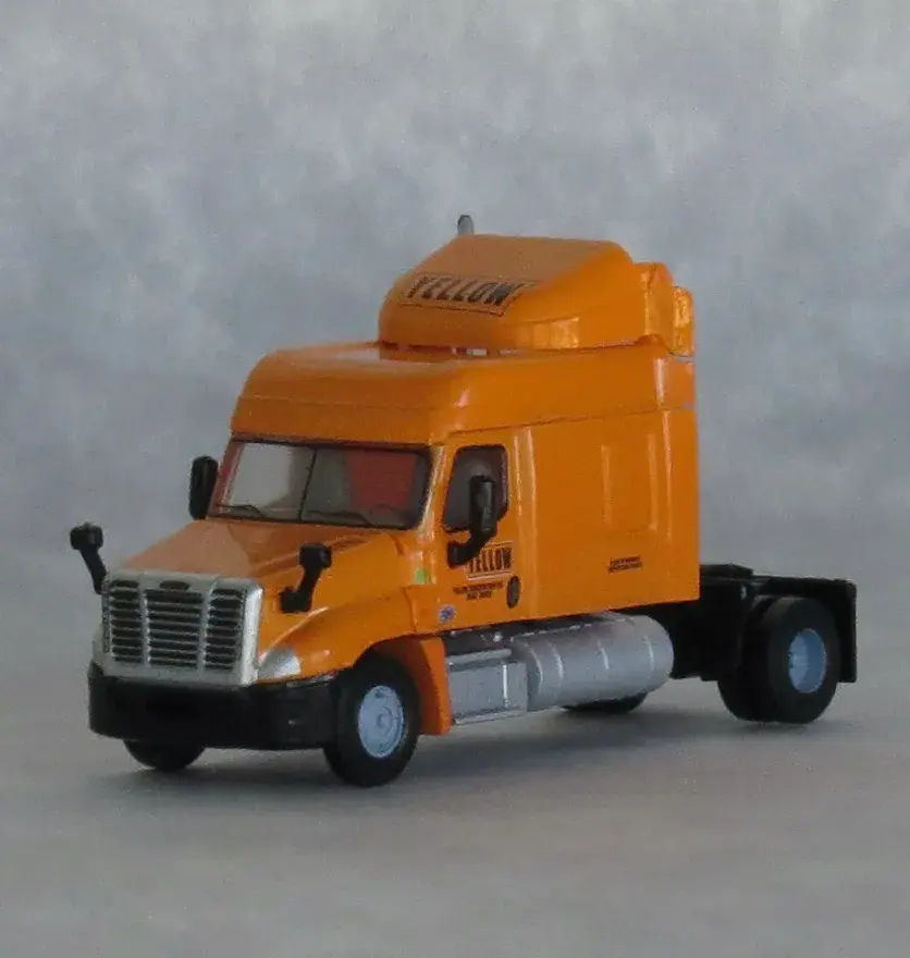 4258501 Semi Tractor Cascadia Yellow #34909