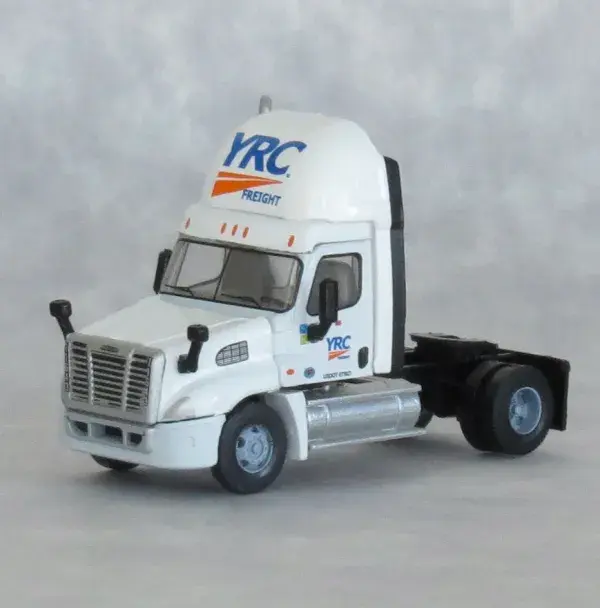 4259006 Semi Tractor Cascadia YRC #11643