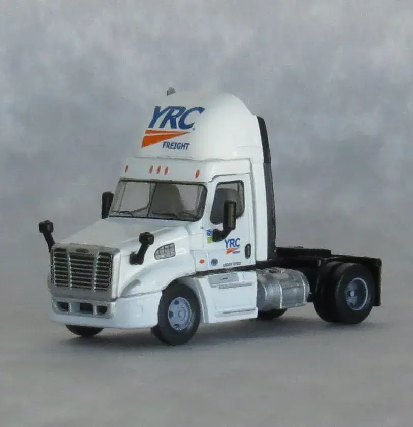 4259008 Semi Tractor Cascadia YRC #11702