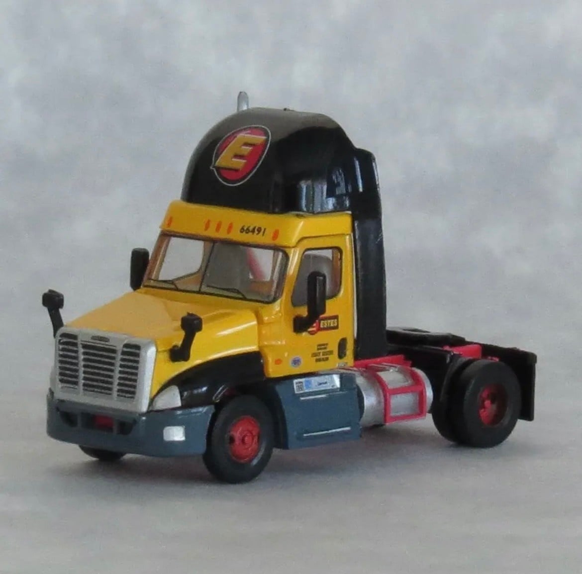 4259401 Semi Tractor Cascadia ESTES #66491