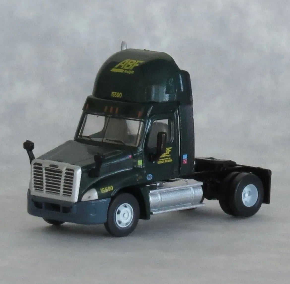 4259306 Semi Tractor Cascadia ABF #15643