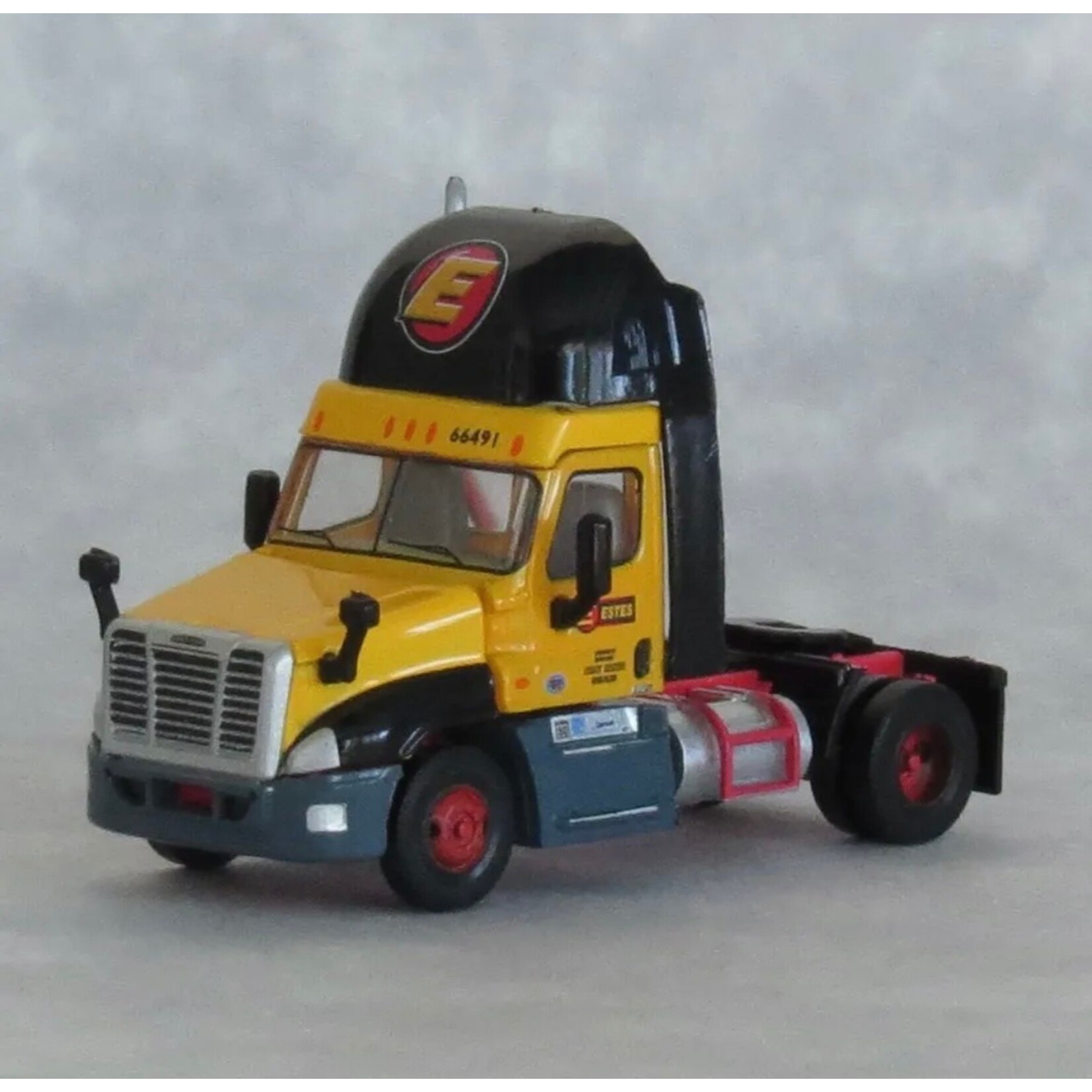 Train Worx 4259403 Semi Tractor Cascadia ESTES #66491