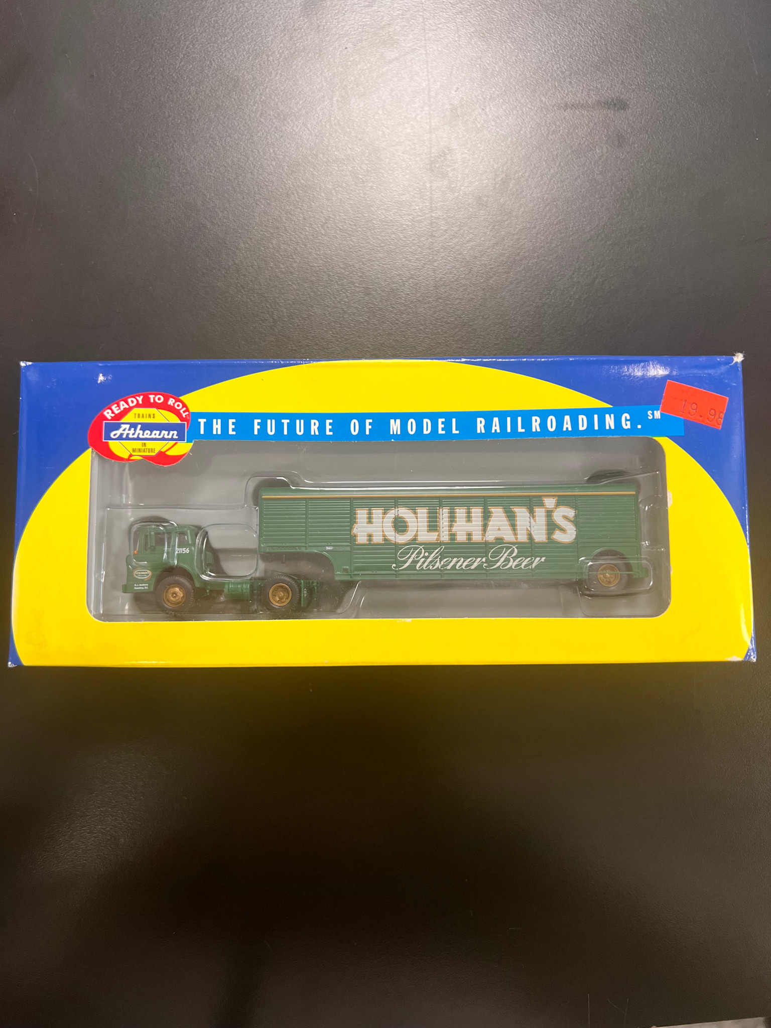 91983 HO RTR Beverage Truck, Holihan's Pilsner Beer