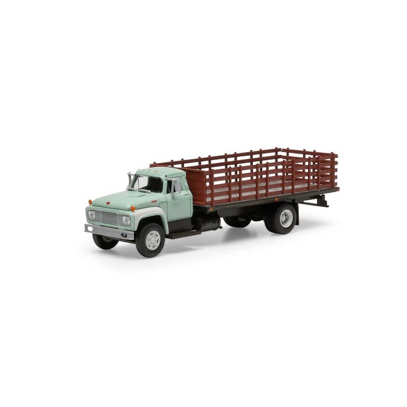 84722 HO Ford F-850 Stakebed Primer Green