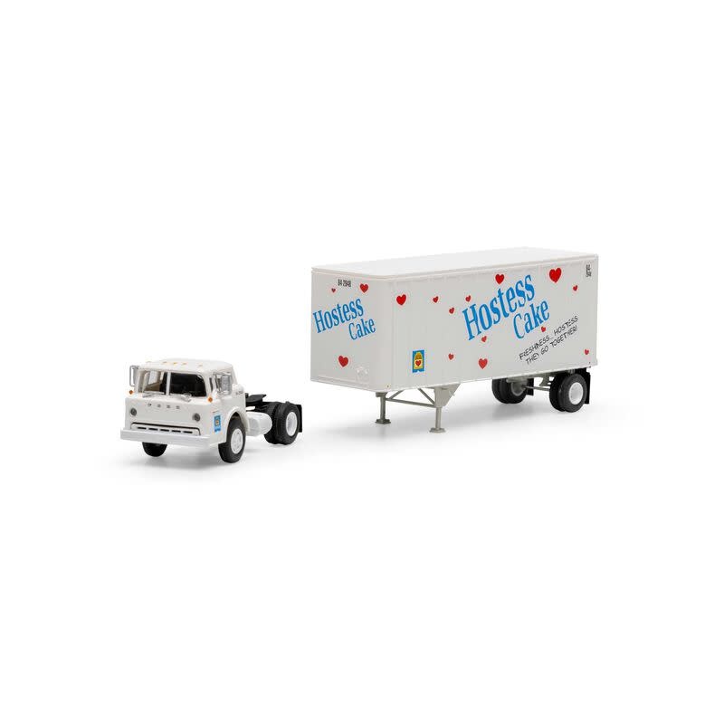 90992 HO Ford C/28 Trailer Hostess