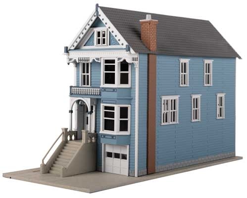 931953 HO Painted Lady Victorian House Kit