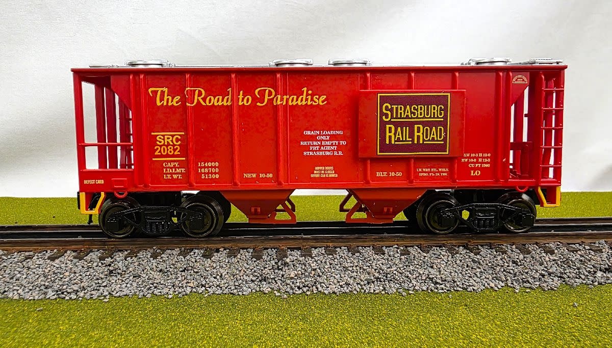 8639940 O 2 Bay Covered Hopper Strasburg