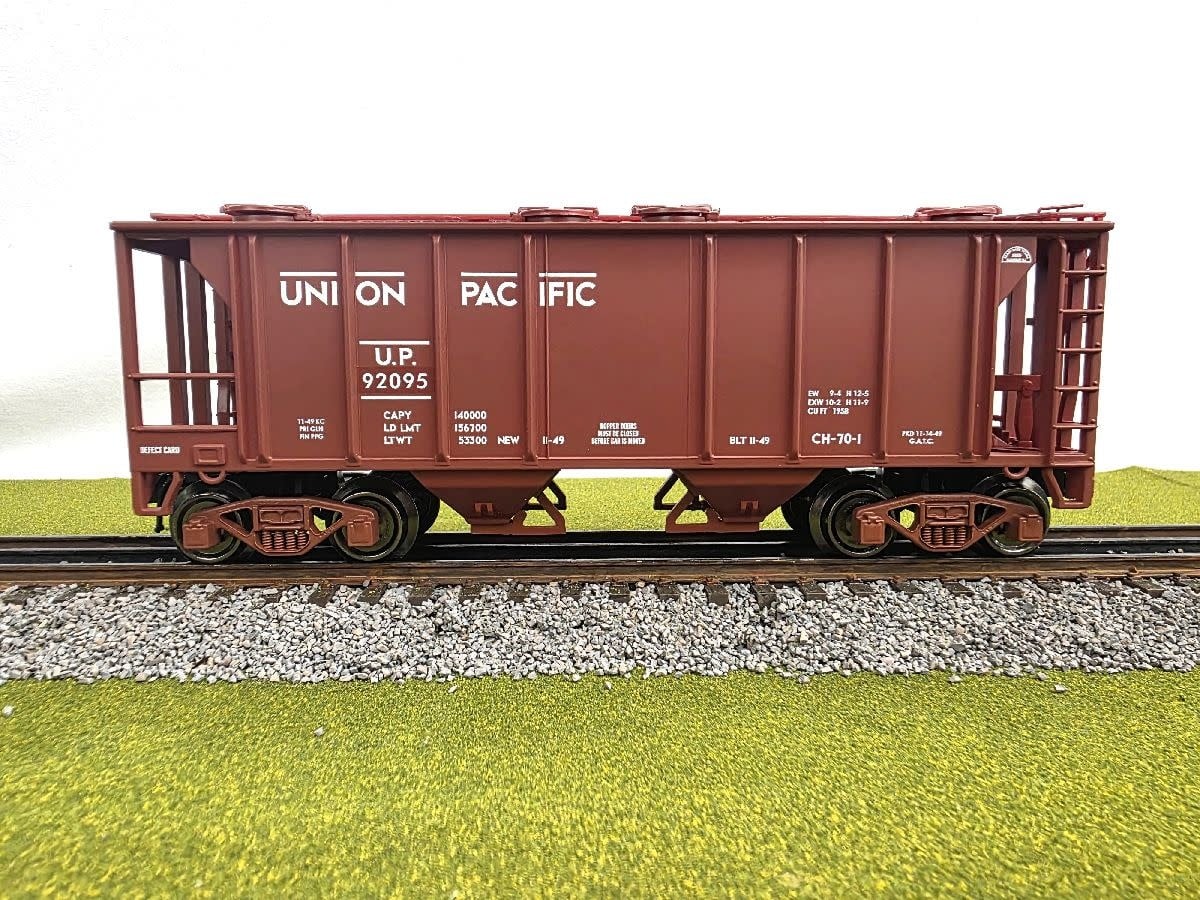 86317 O 2 Bay Covered Hopper UP