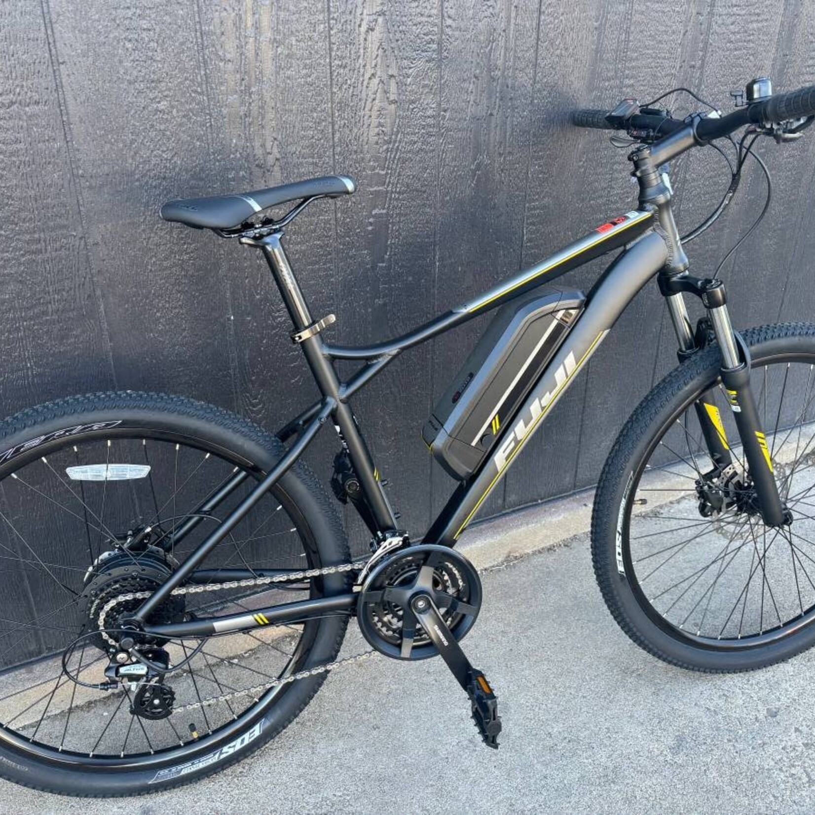 Fuji FUJI E- Nevada USA 17 SATIN BLACK