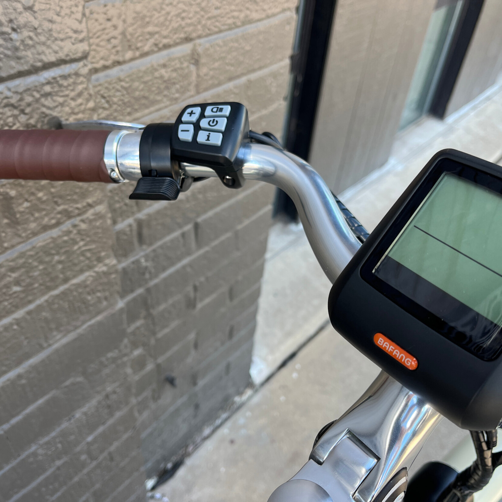 Linus Linus Cesta 500 Marine Cream Tires eBike