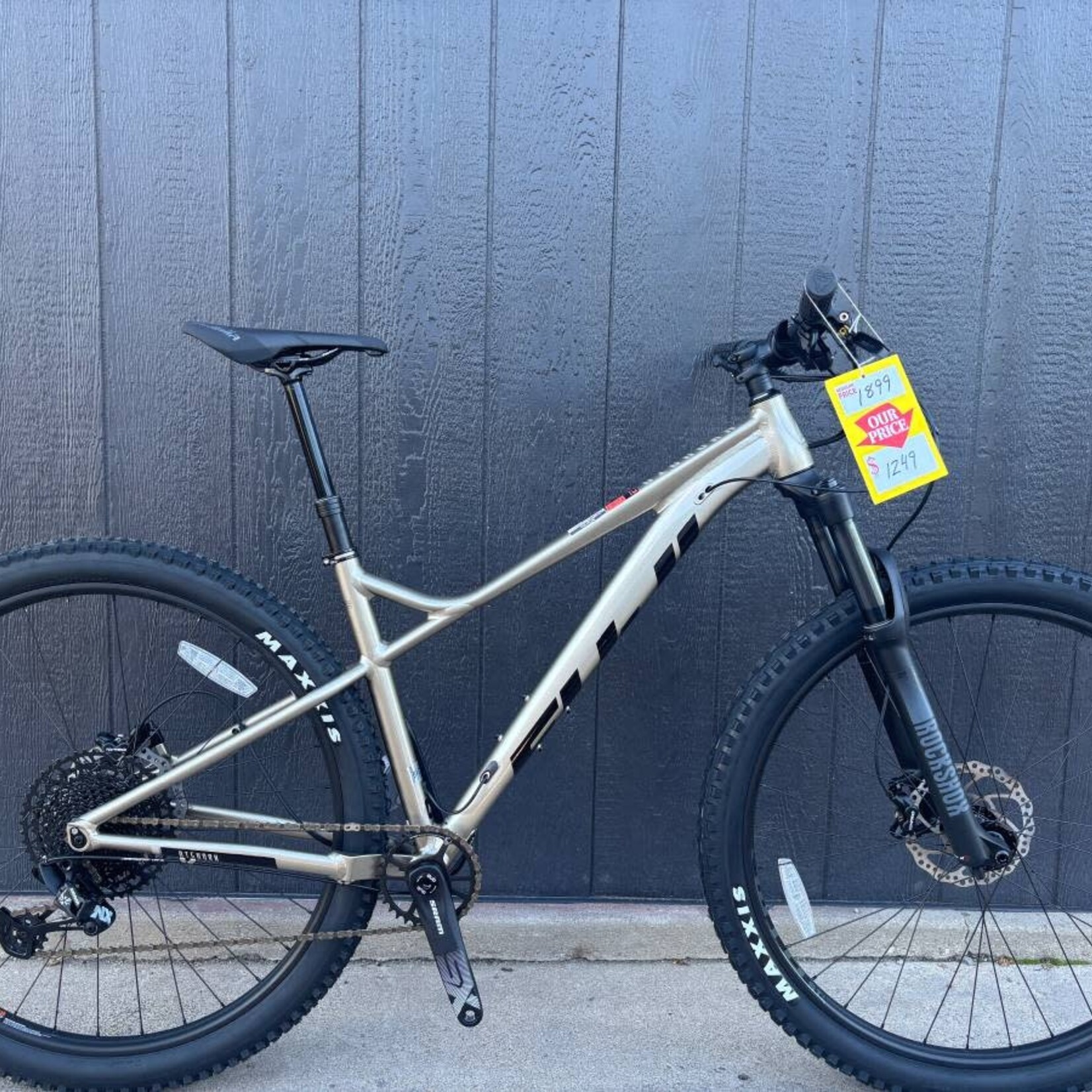 Fuji Fuji Bighorn 1.3 Pearl Sand Mountain Bike