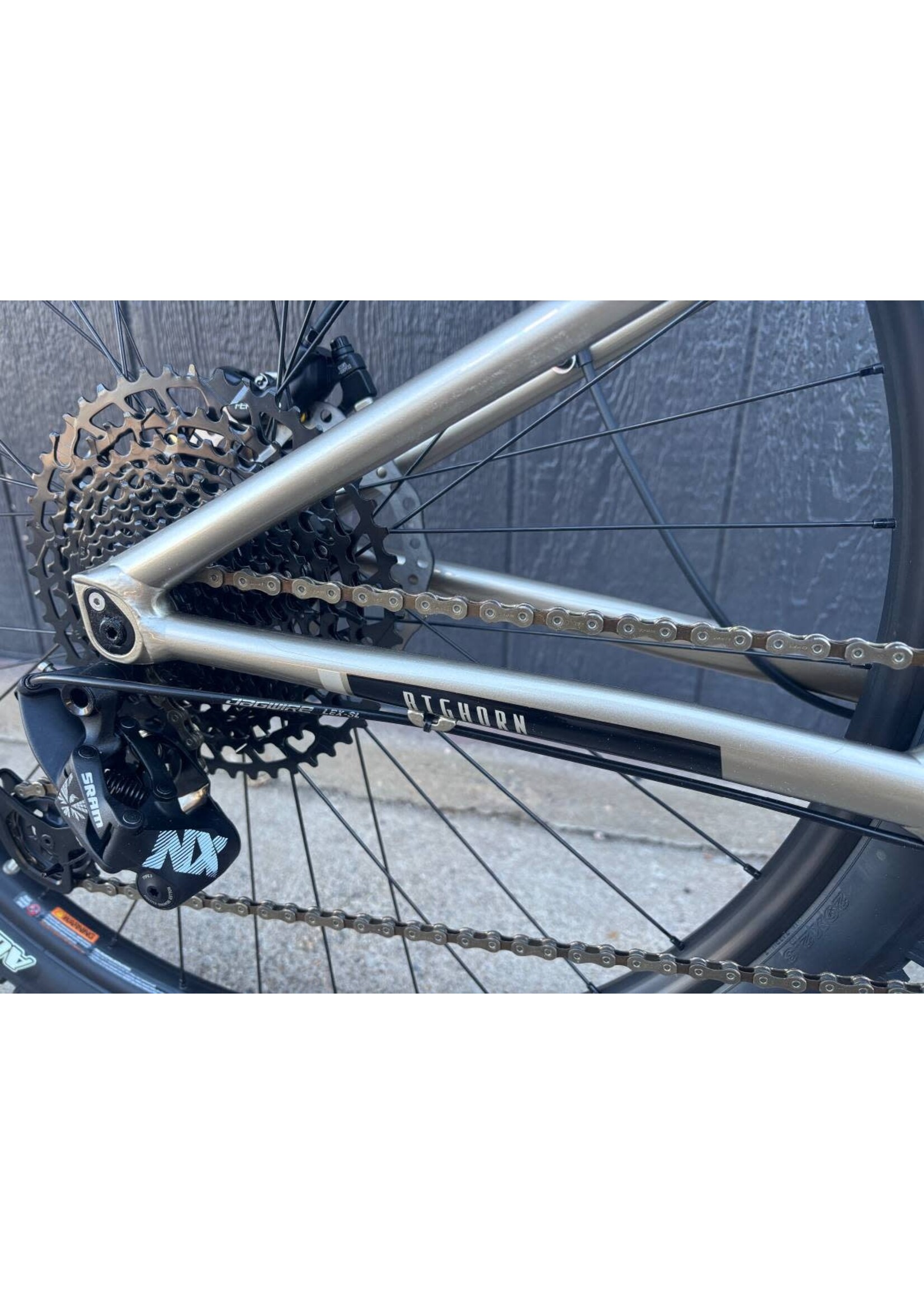 Fuji Fuji Bighorn 1.3 Pearl Sand Mountain Bike