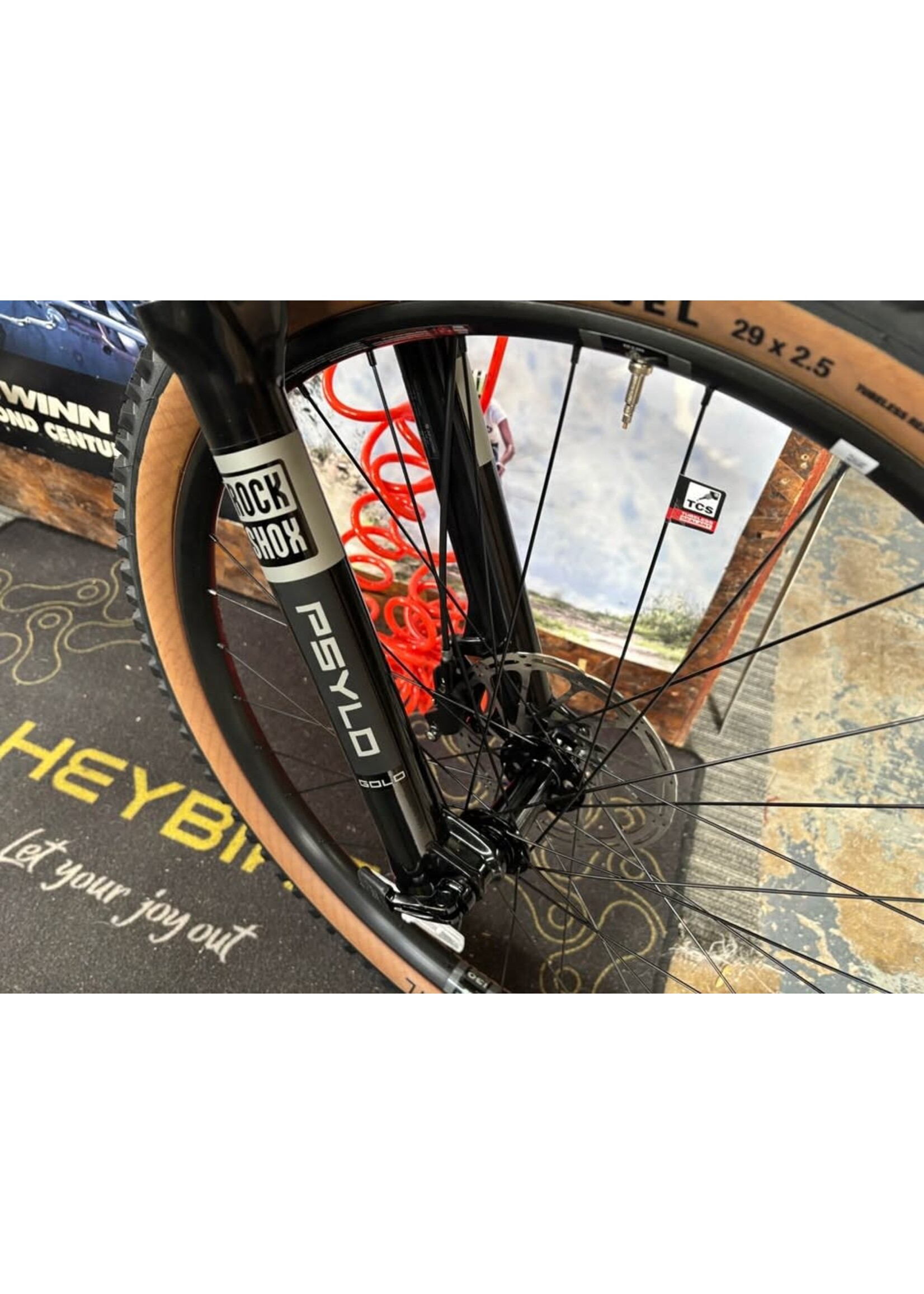Surly Surly Sorceress Eagle 90 Bike - 29", Steel, Elderberry Tonic, Large