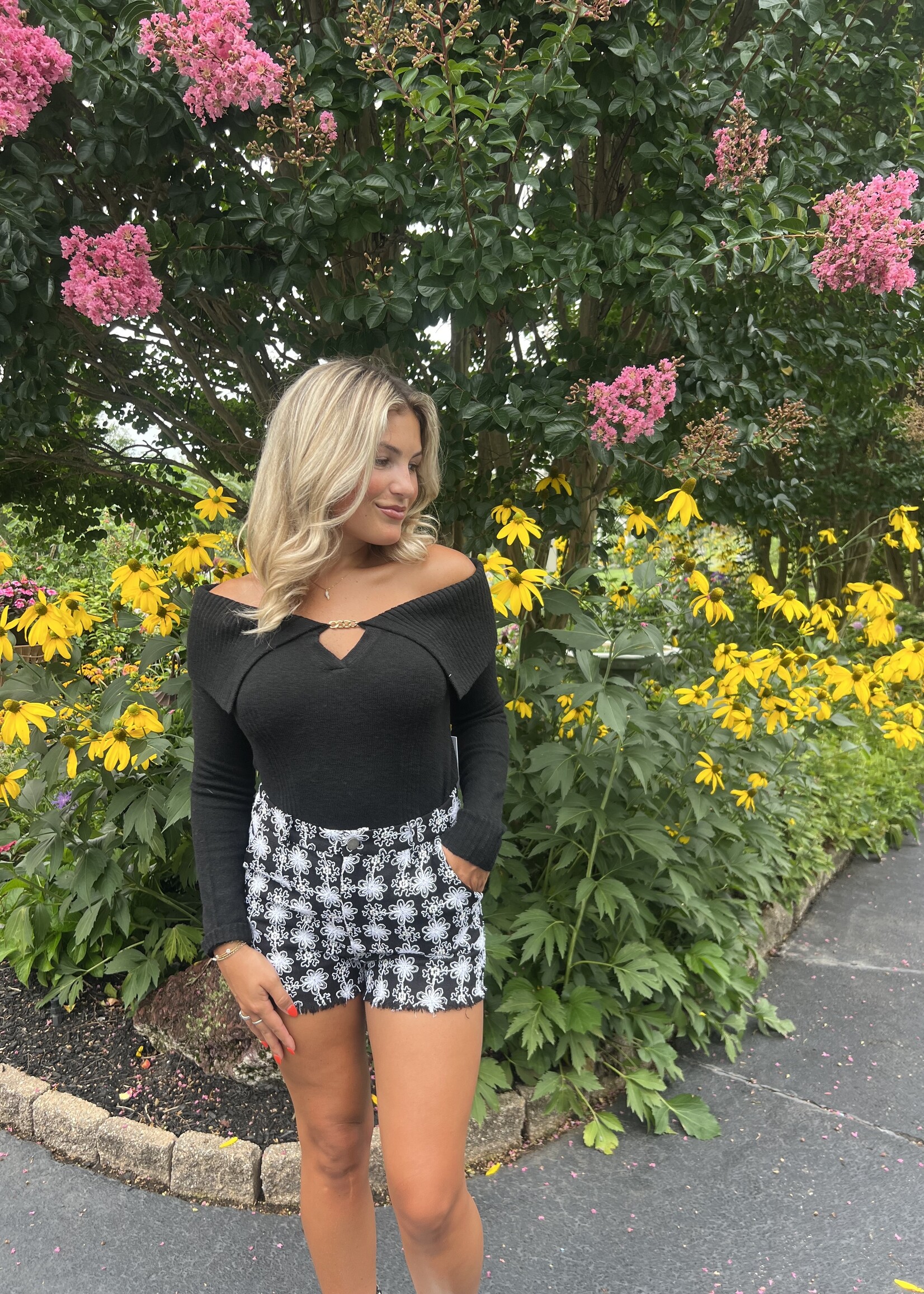 En Saison Black Elsie Short