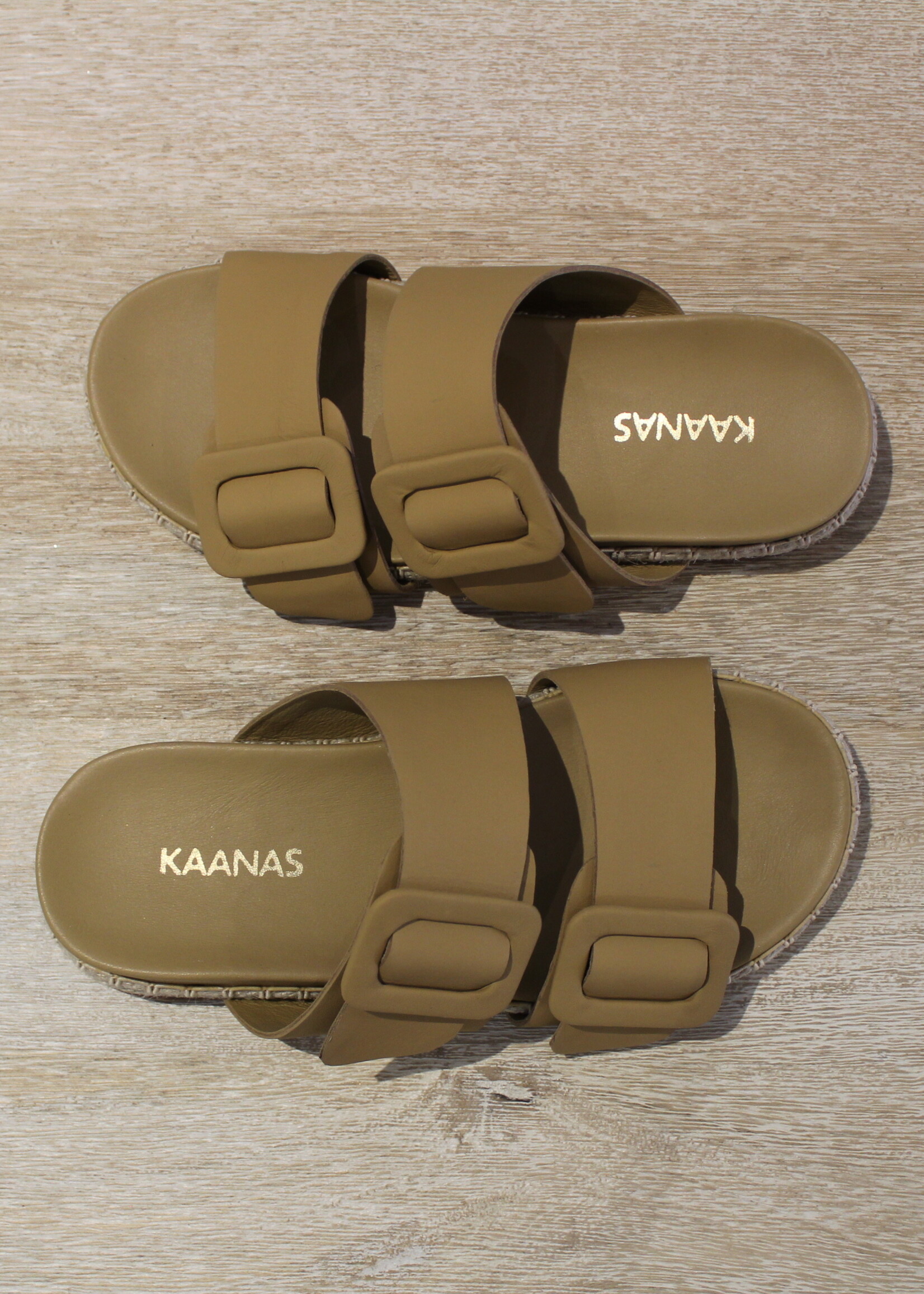 Natural Tumbes Leather Slide