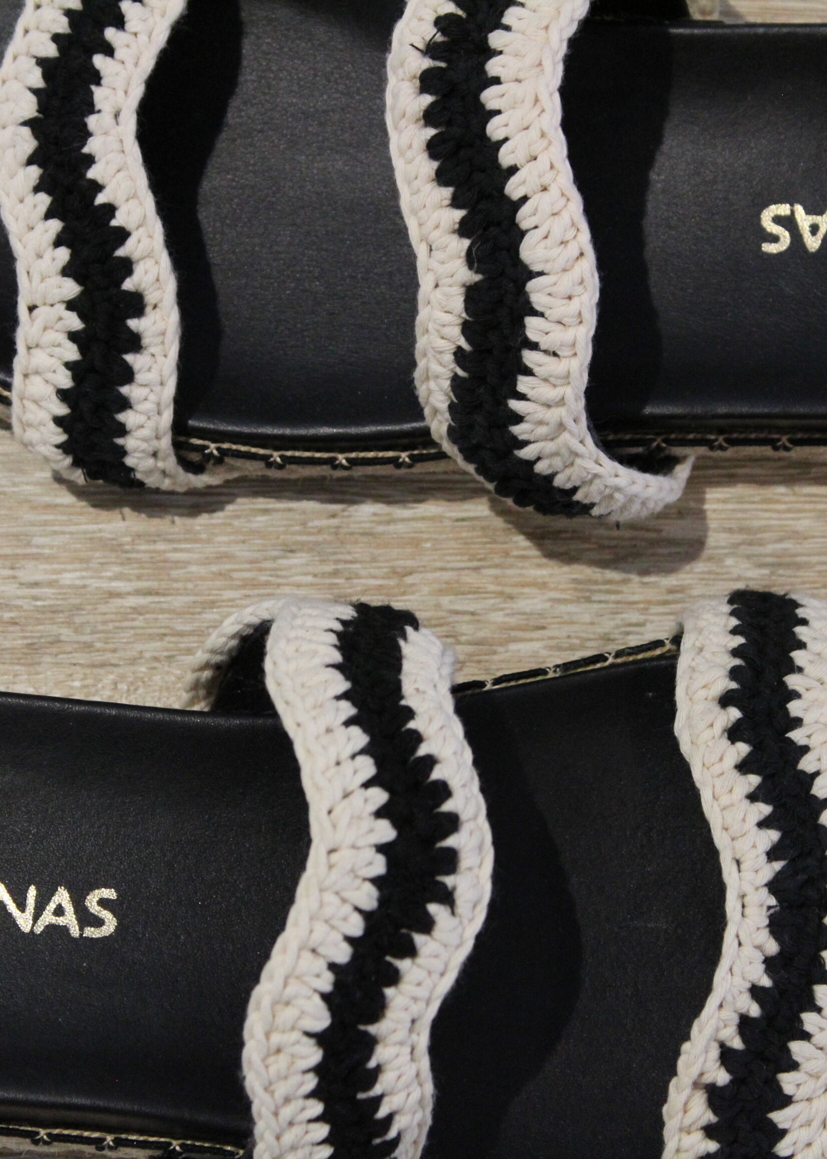 Black Leda Wavy Pool Slide
