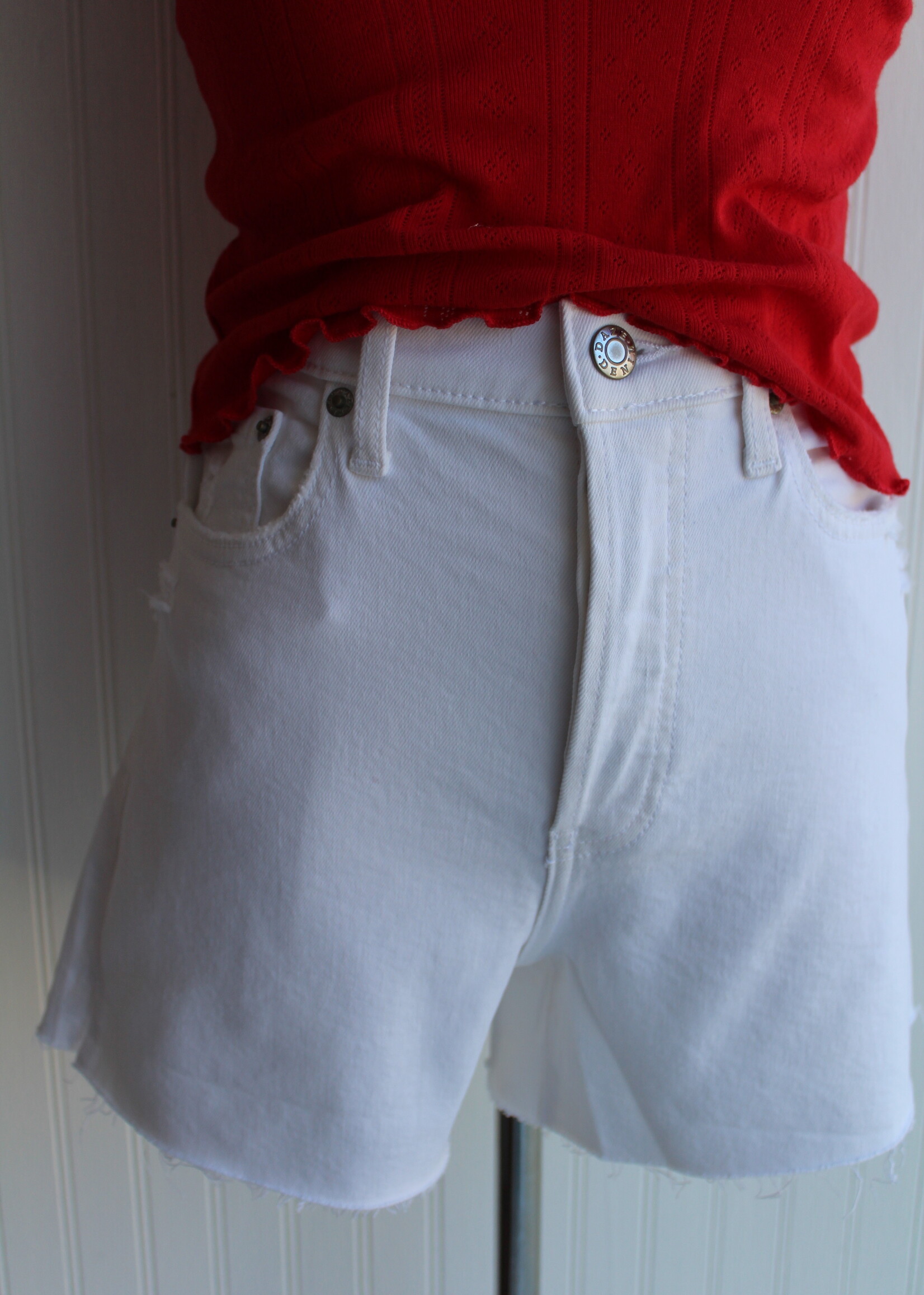 White Bottom Line Short
