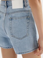 Nude Lucy 90s Mom Short