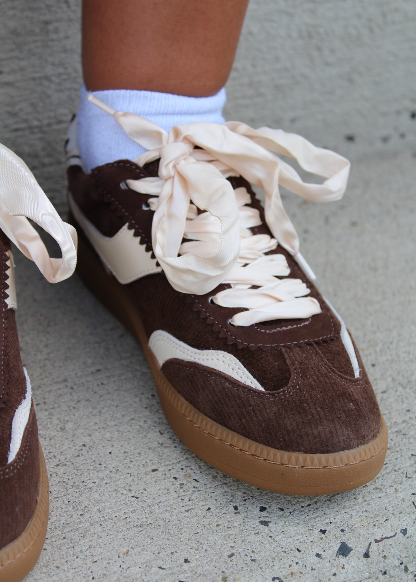 Chocolate Courd Sneaker