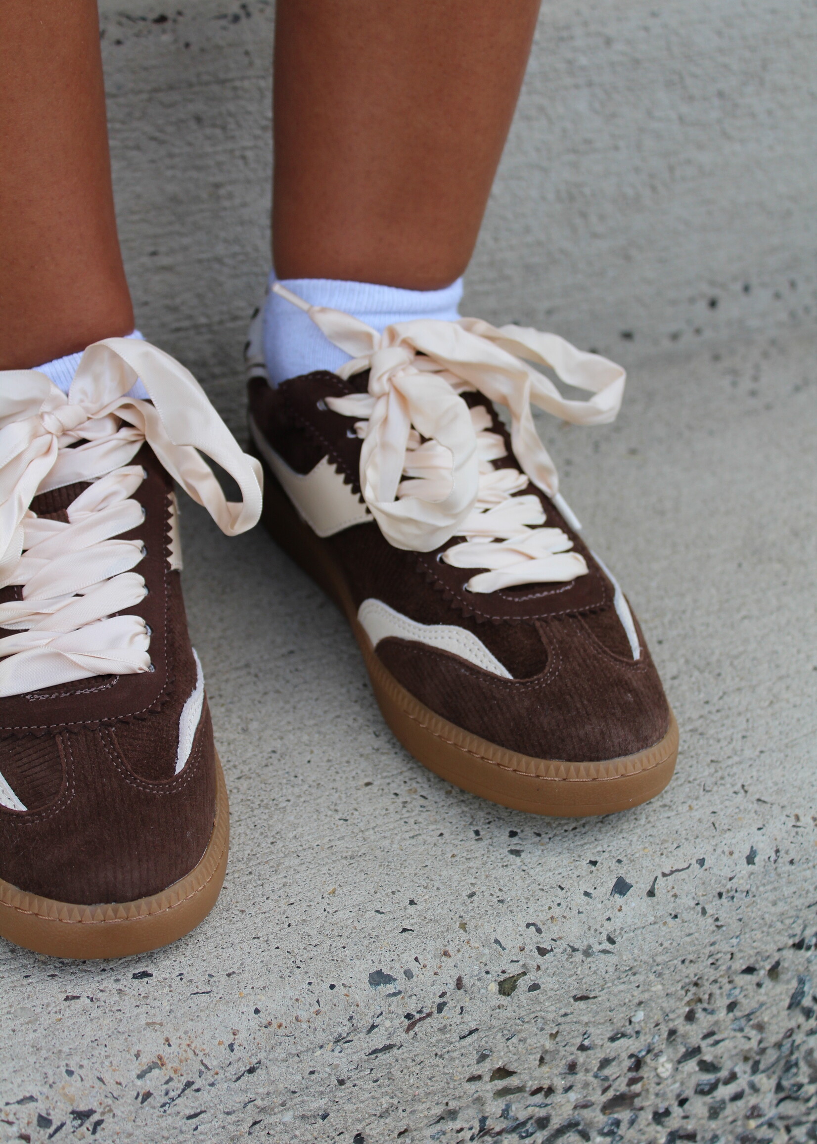 Chocolate Courd Sneaker