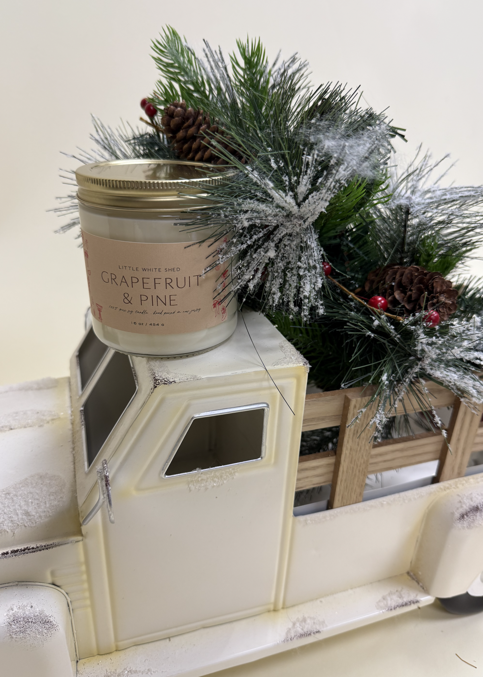 Grapefruit + Pine Clear Candle 16oz