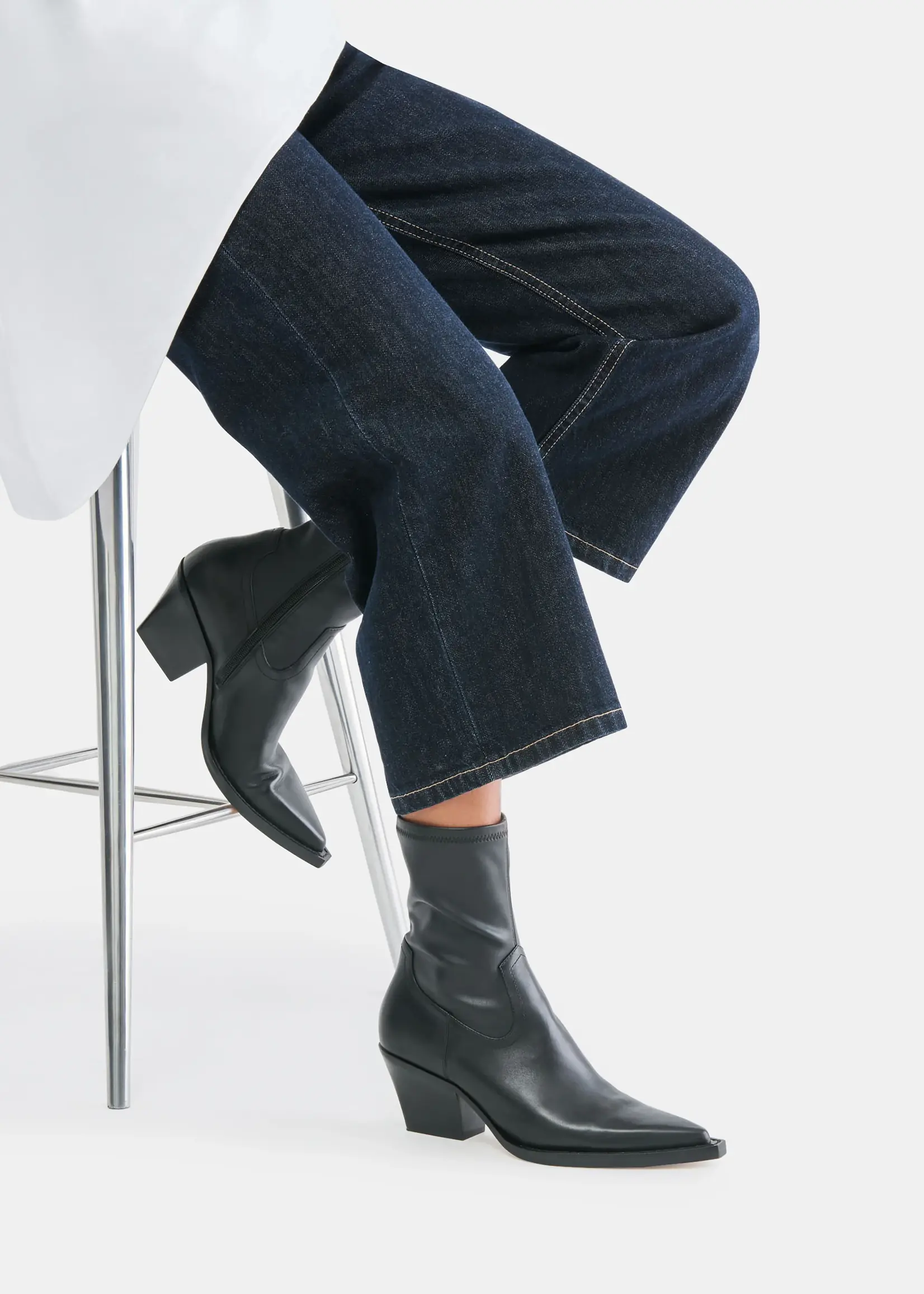 Black Rutger Bootie