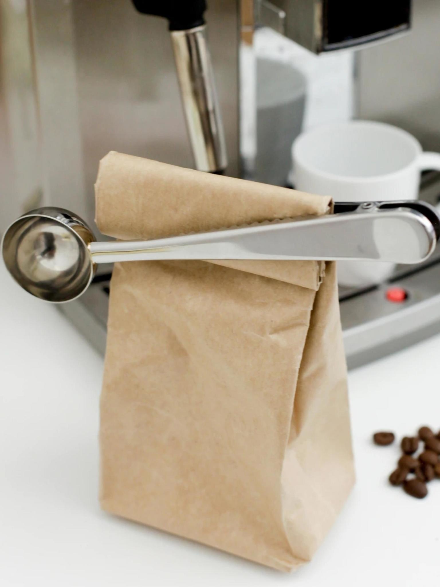 Kikkerland Coffee Scoop Bag Clip