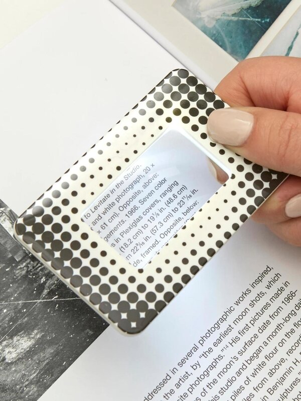 Kikkerland Light Up Magnifier