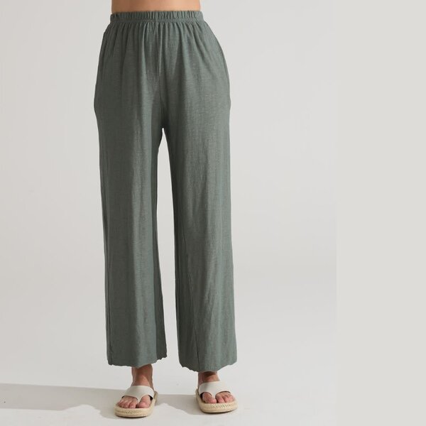 Cut Loose Raw Hem Barrel Pant