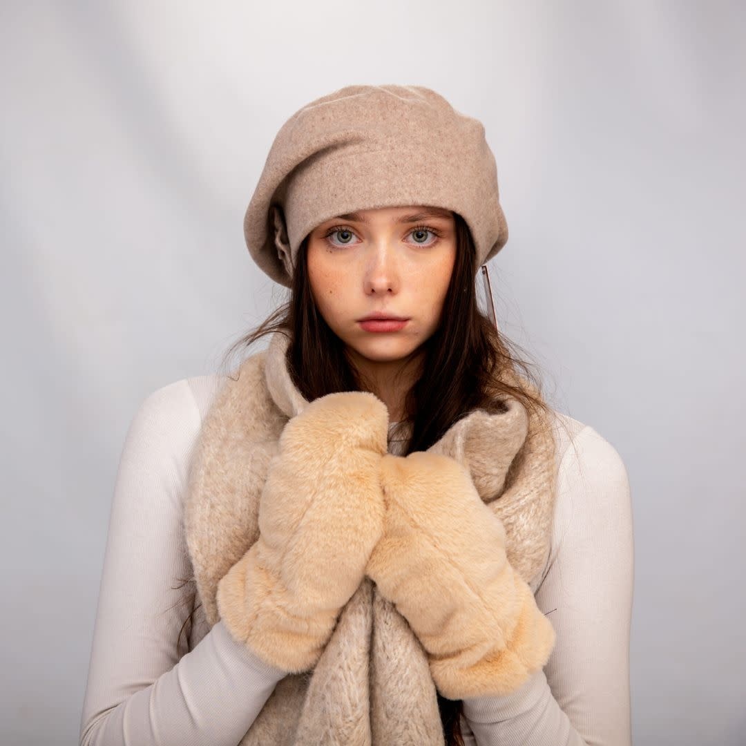 Shihreen Boiled Wool Slouch Cap w/ Flower