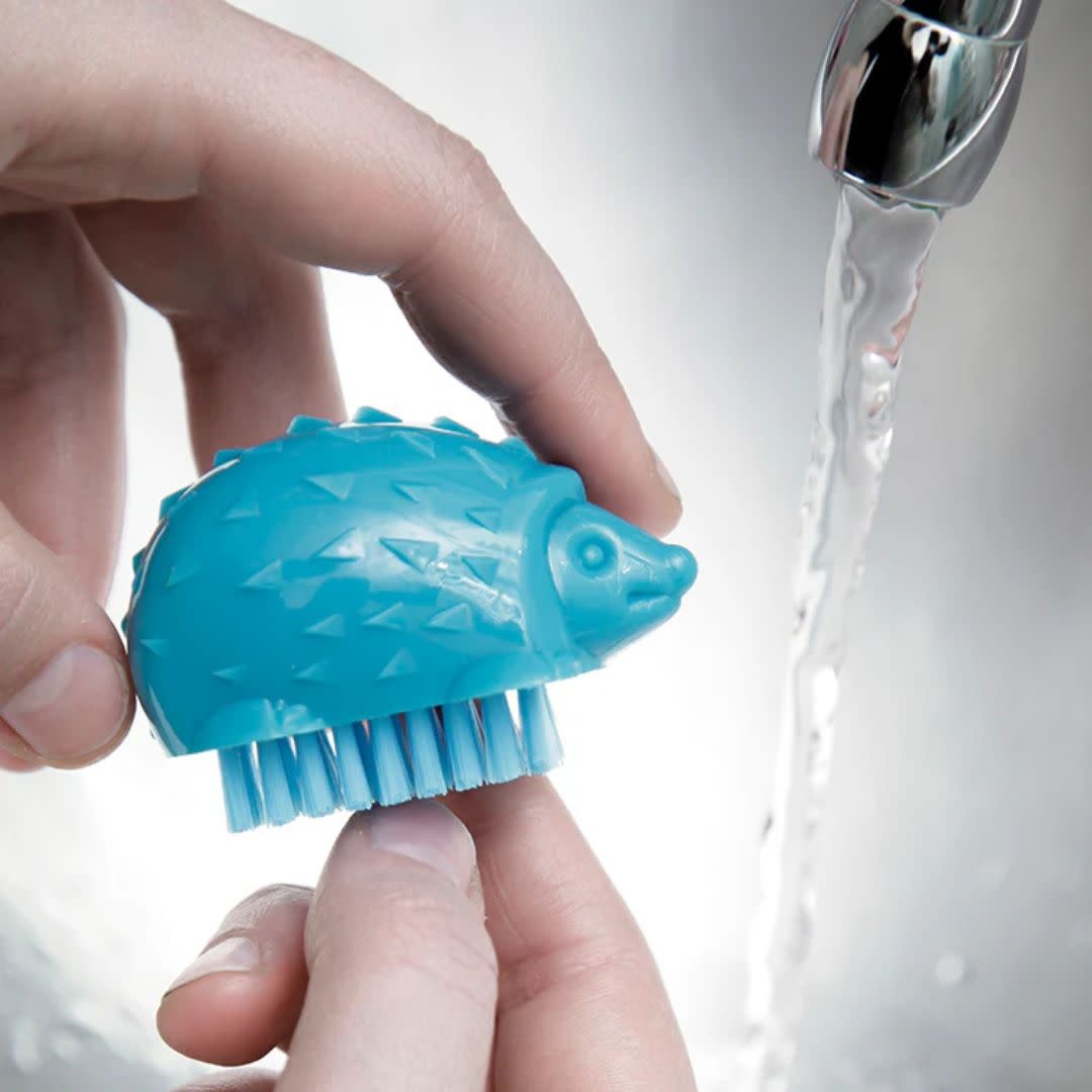 Kikkerland Hedgehog Nail Brush