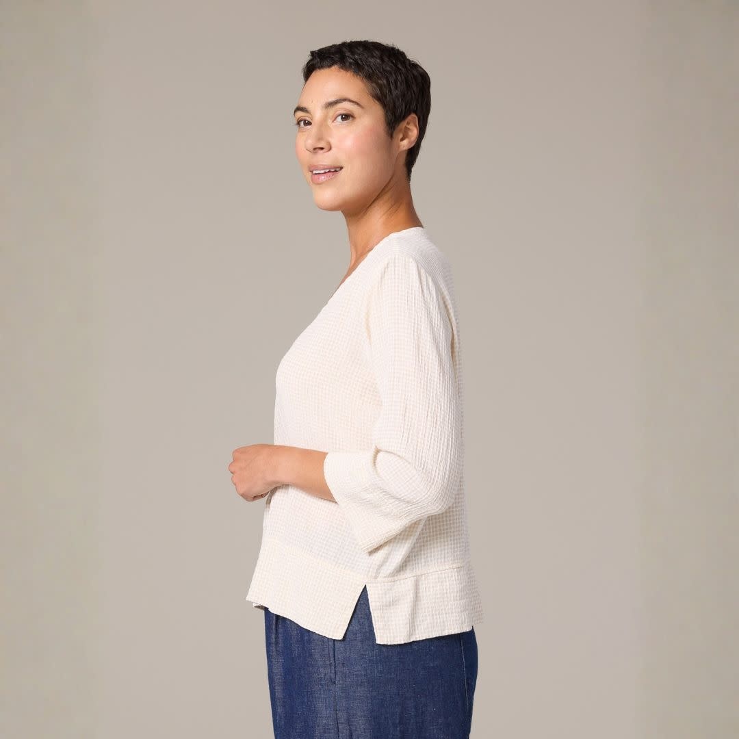 Cut Loose V-Neck Vent Top