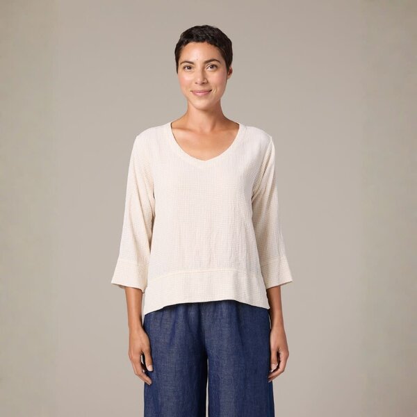 Cut Loose V-Neck Vent Top
